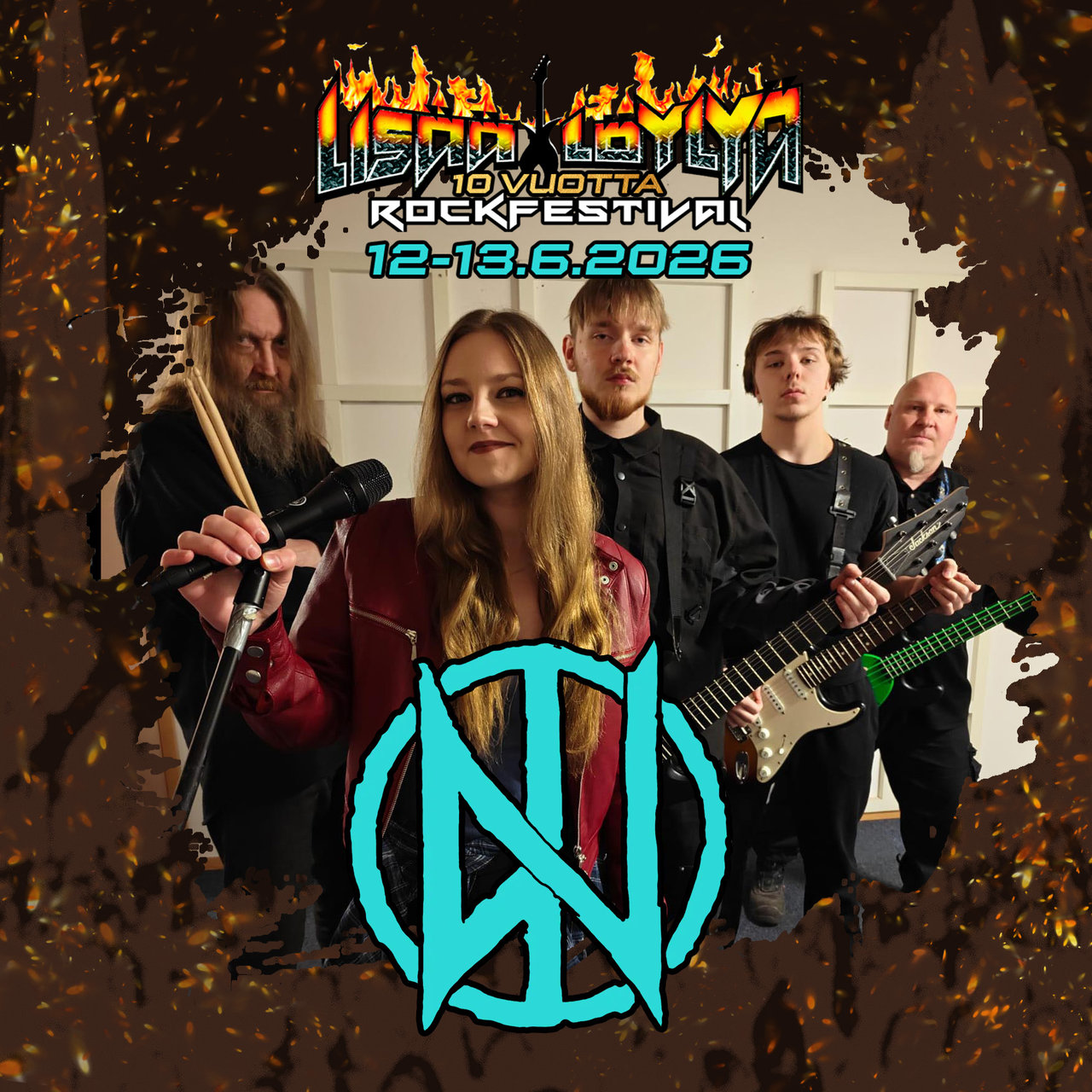 Nikita & White Poppies Nikita & White Poppies